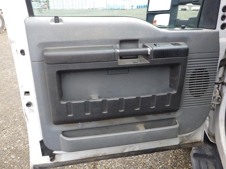 2012-ford-f550-image-25