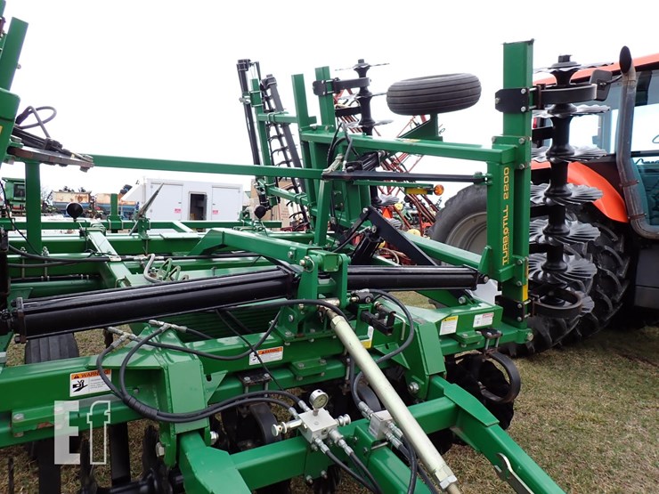 great-plains-2200tt-image-4