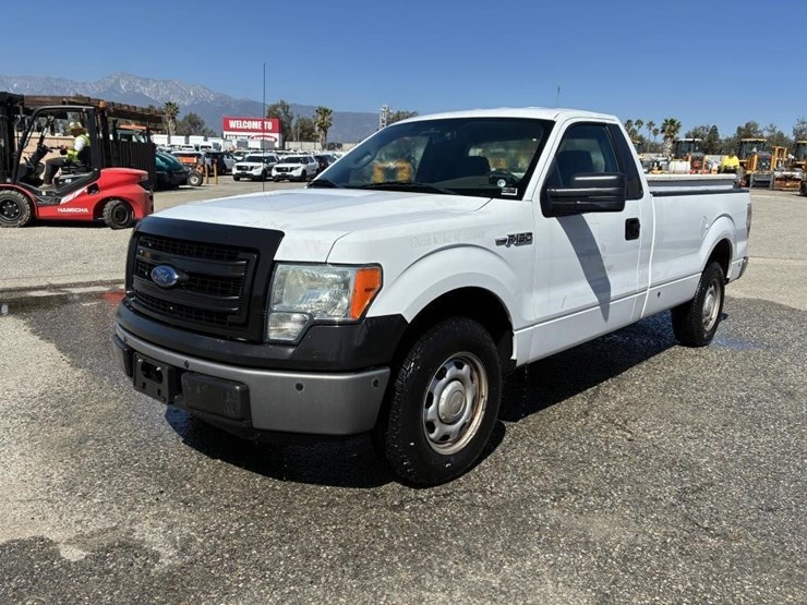 2014-ford-f150-xl-image-1