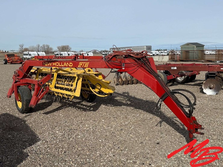 new-holland-216-image-1