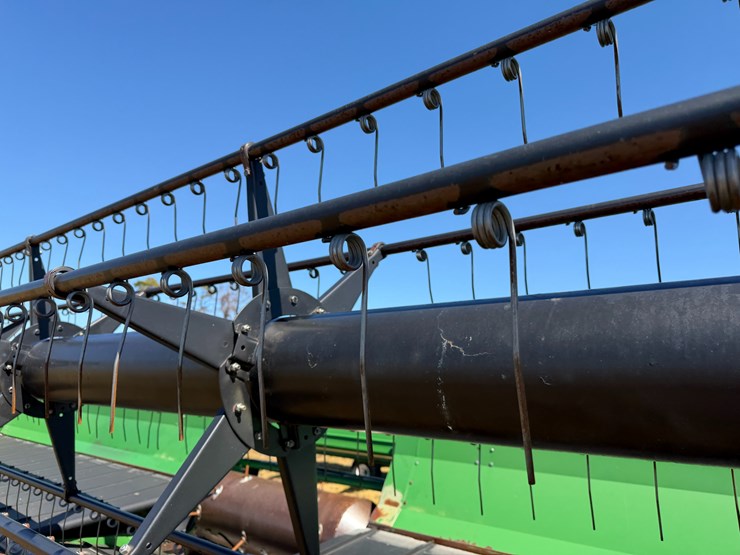 2013-john-deere-630d-image-31