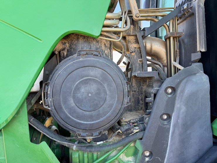 2010-john-deere-8270r-image-45
