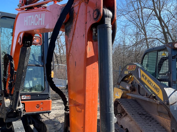 hitachi-zx30u-image-16