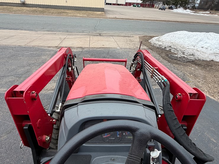 #1022-•-mahindra-2638-tractor-with-loader-(eau-claire,-wi)-image-29