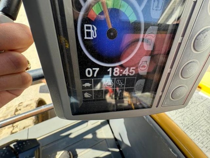 2017-caterpillar-305e2-cr-image-16