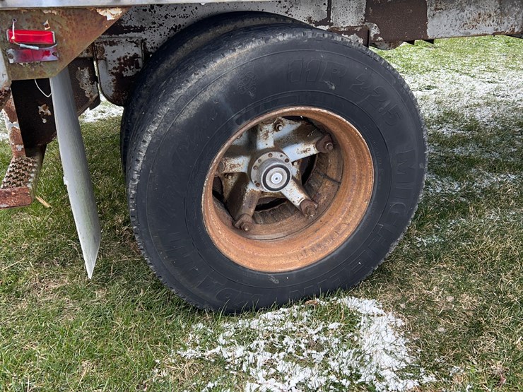 28'-single-axle-pup-trailer-for-storage-image-22