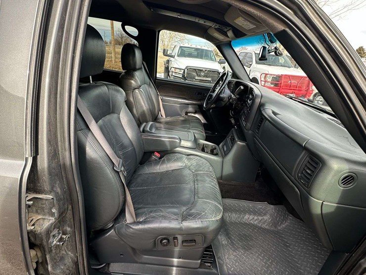 2002-gmc-2500-image-36