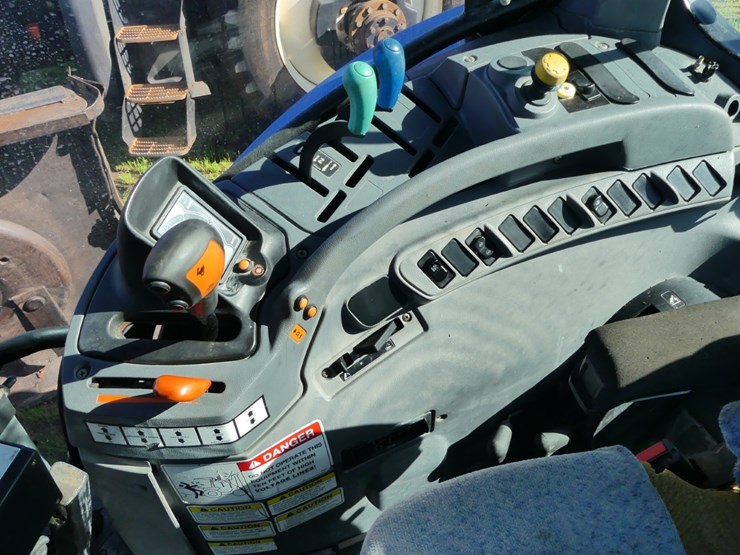 new-holland-ts115a-image-13