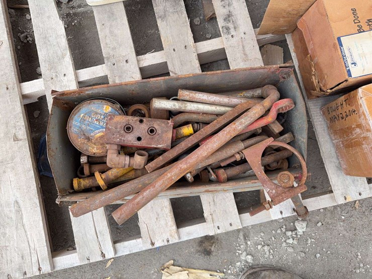 mixed-lot:-100lb-pressure-blaster,-fuel-tank-liner-&-metal-parts-image-6