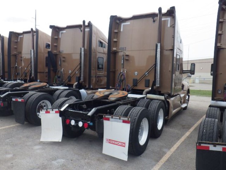 2022-kenworth-t680-image-11