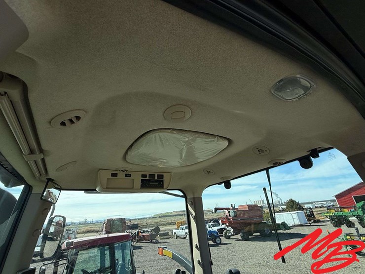 2011-john-deere-7215r-image-22