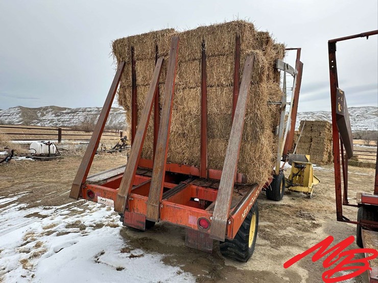 new-holland-1048-image-5