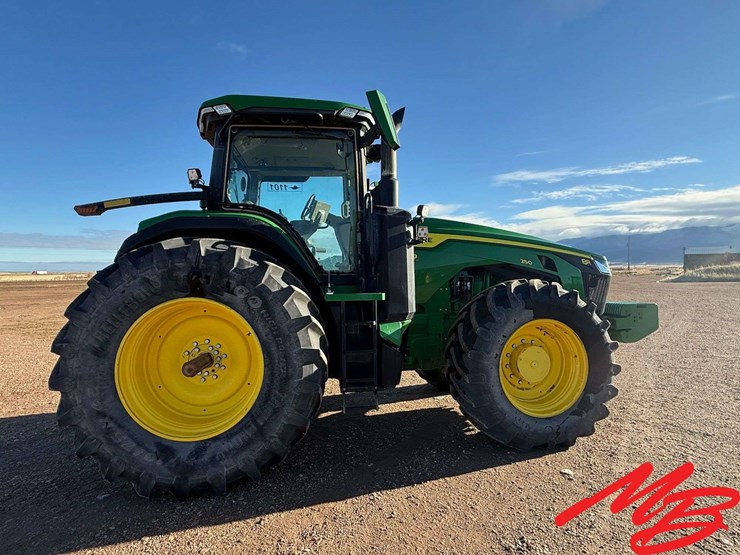 2020-john-deere-8r-250-image-4