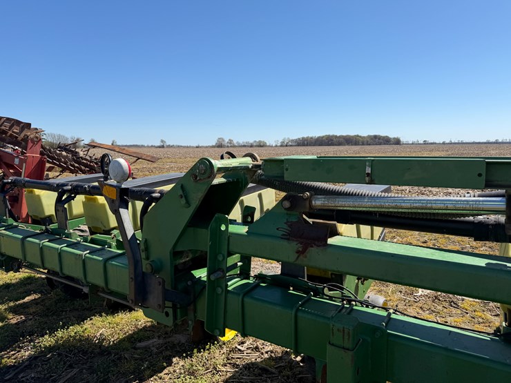 john-deere-7300-image-89