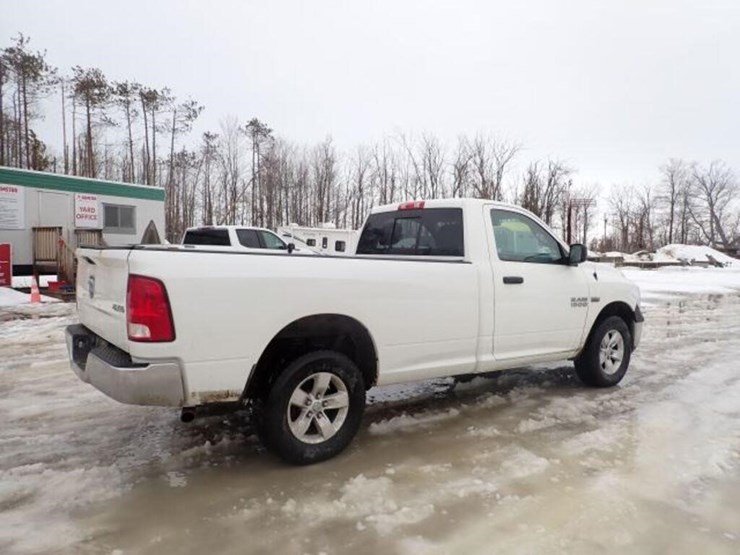 2015-dodge-1500-image-5