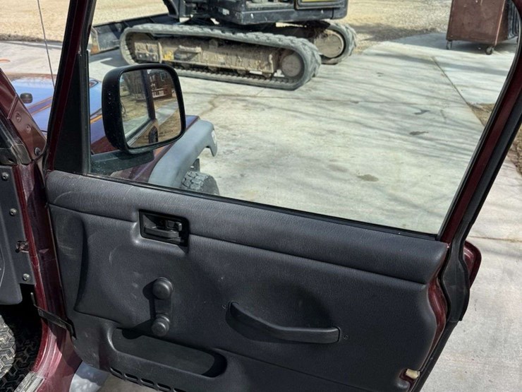 2004-jeep-wrangler-sport-image-33