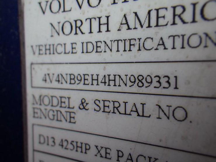 2017-volvo-vnl300-image-19