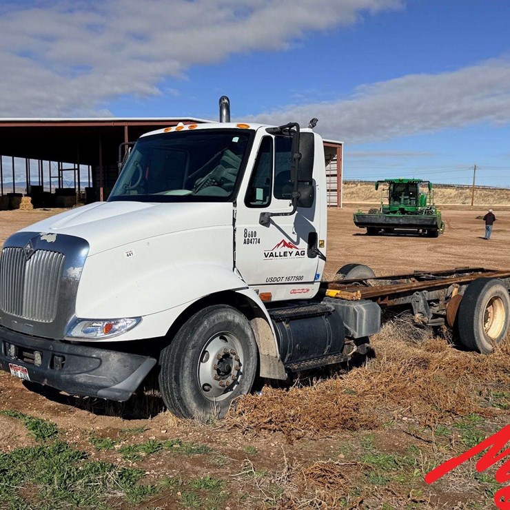 2004 INTERNATIONAL 8600