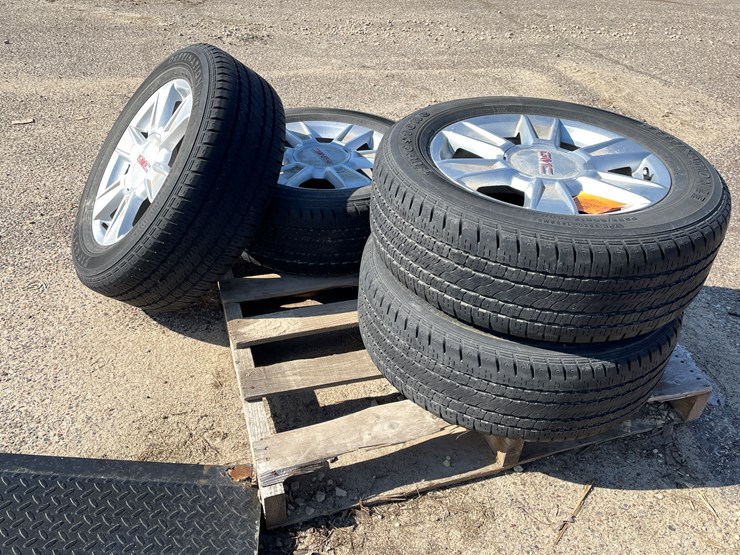 #2347-•-(4)-firestone-destination-le-tires-on-gmc-rims-image-9