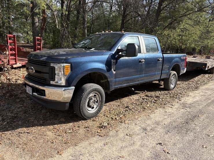 2017-ford-f250-xl-image-1