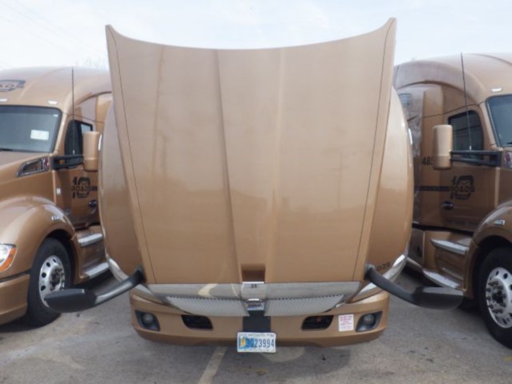 2022-kenworth-t680-image-27