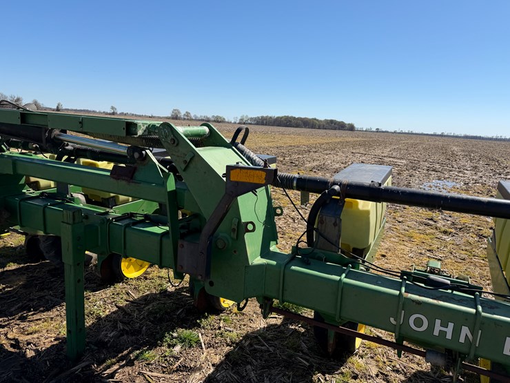 john-deere-7300-image-81