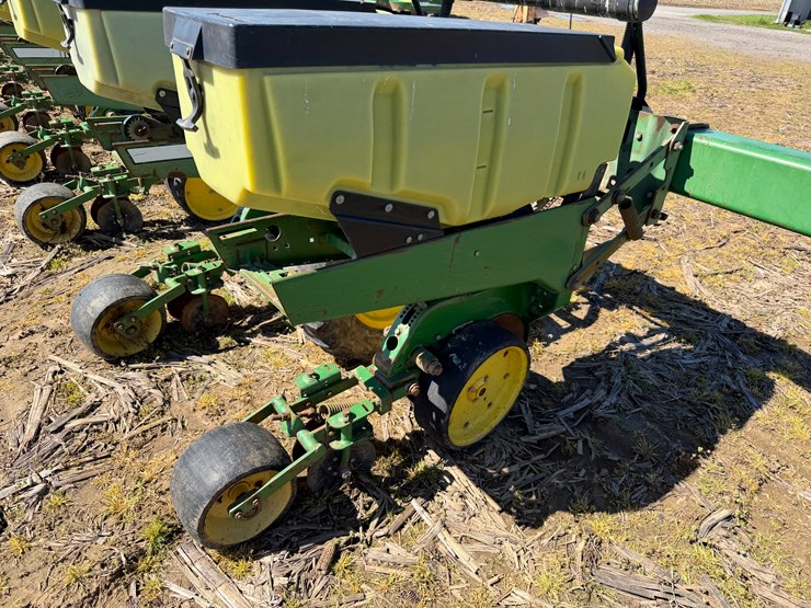 john-deere-1720-image-21