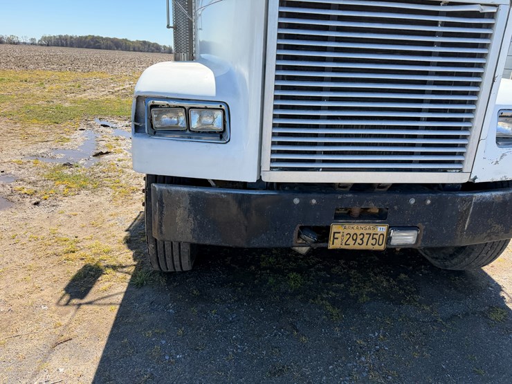 #42453-•-1996-freightliner-daycab-truck-tractor-vin:-1fupdcxb8th744360-image-33