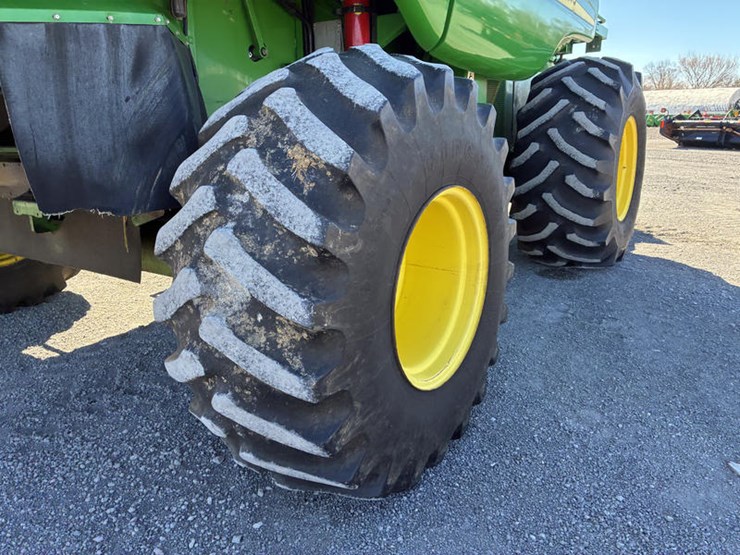 2005-john-deere-9660-sts-image-47