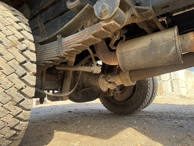 2012-ford-f550-xlt-image-19