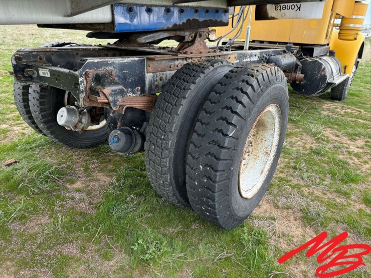 1964-kenworth-w923-image-9