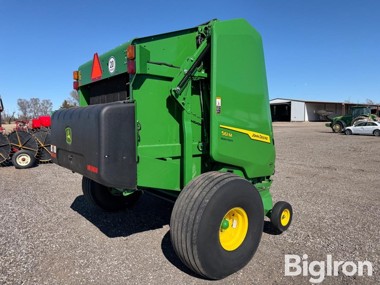 2024-john-deere-561m-image-5