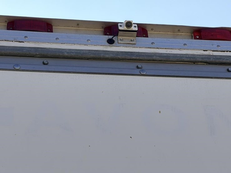 2015-isuzu-nrr-image-5