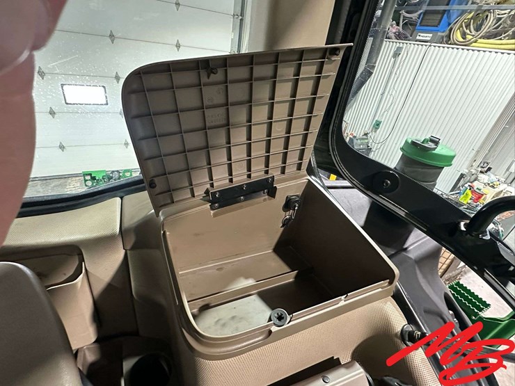 2012-john-deere-9560-image-56