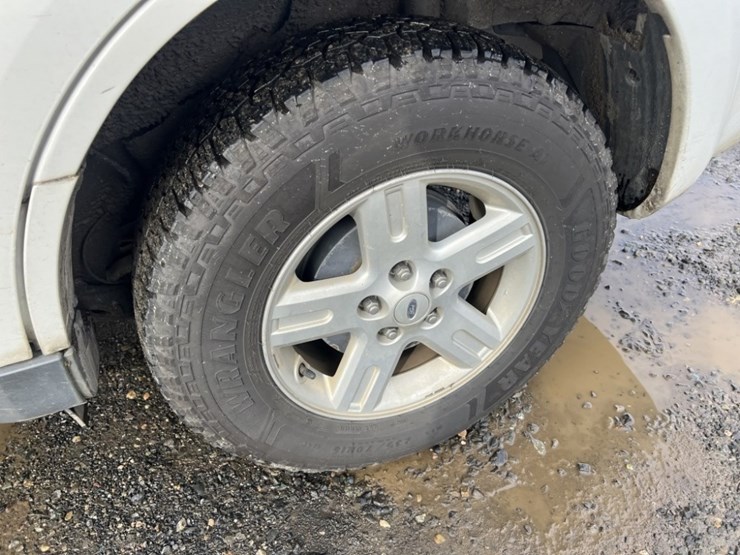 2012-ford-escape-image-12