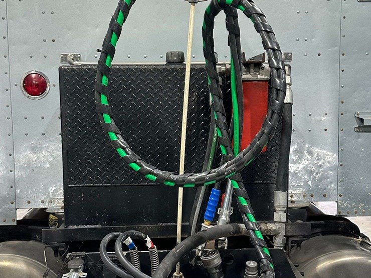 2007-peterbilt-379-image-95