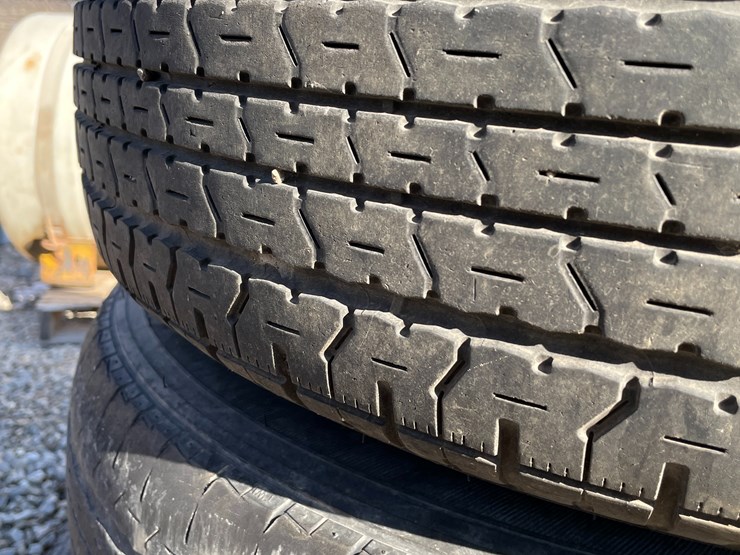 #6104-•-set-of-(4)-trailer-tires-on-8-bolt-rims-image-3