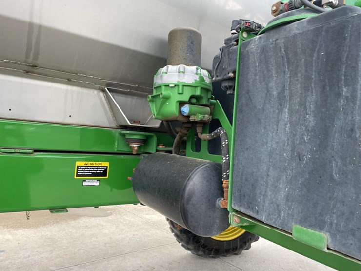 2018-john-deere-r4045-image-23