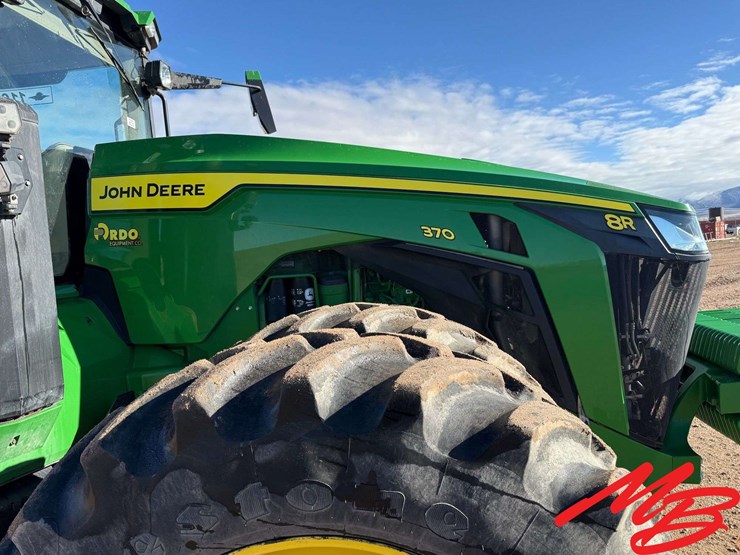 2021-john-deere-8r-370-image-7