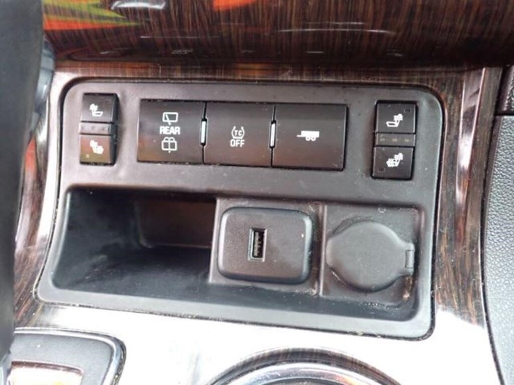 2015-chevrolet-traverse-image-27