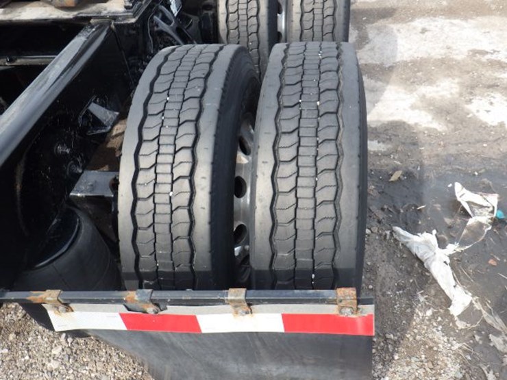 2024-kenworth-t680-image-8