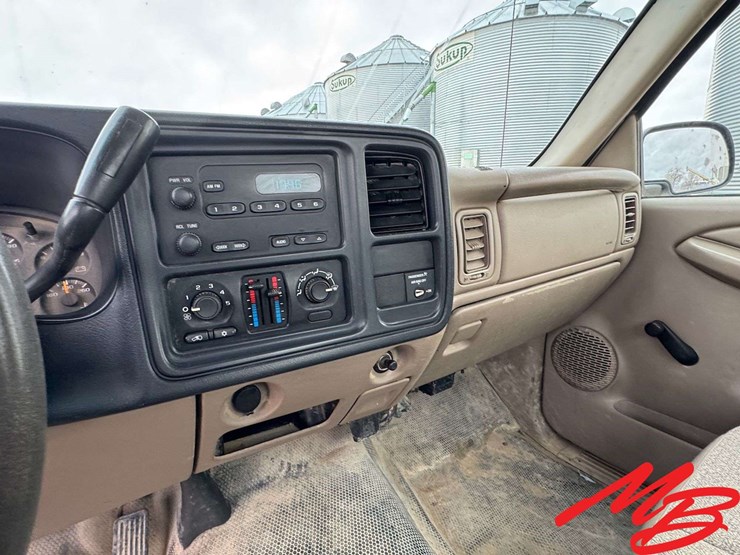 2003-chevrolet-silverado-2500-image-13