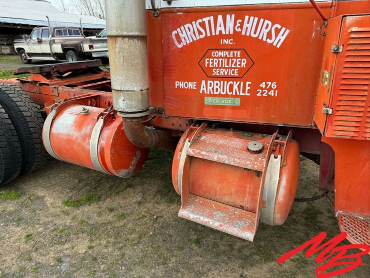 1964-peterbilt-351-image-25