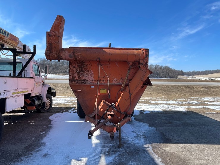 #1013-•-caldwell-grain-cart-image-2