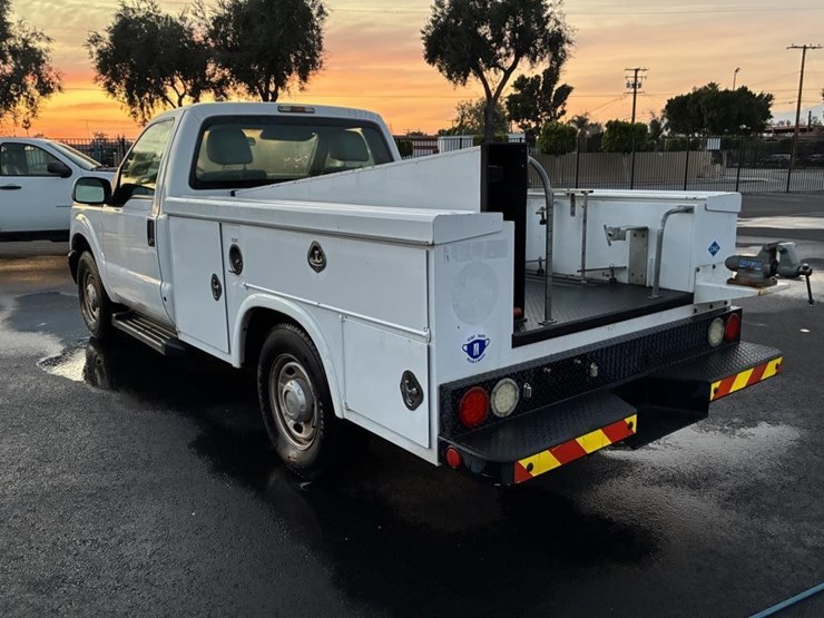 2013-ford-f250-sd-image-4