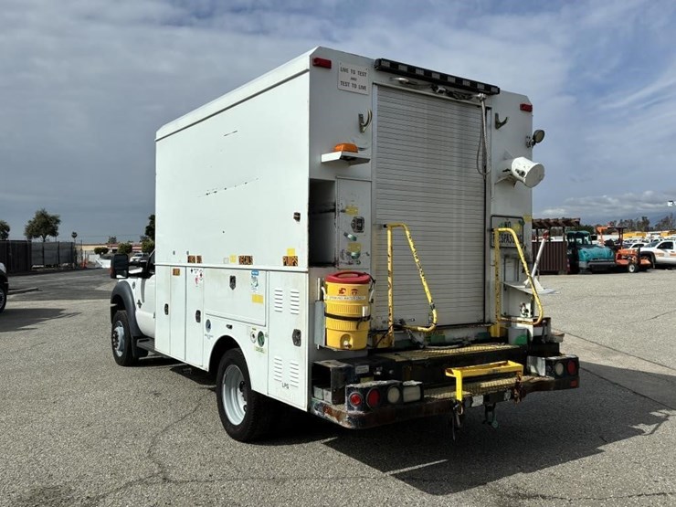 2012-ford-f550-image-4