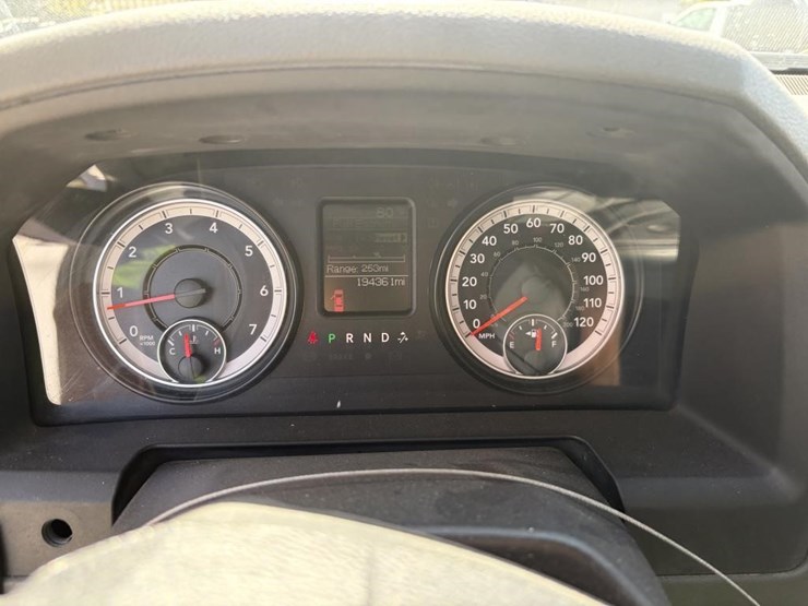 2016-dodge-1500-image-15