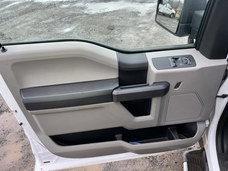 2016-ford-f150-image-21