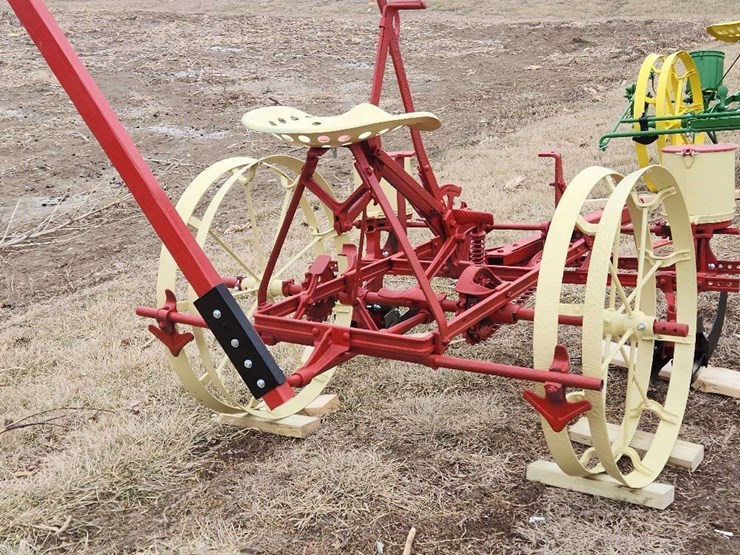 blackhawk-115-two-row-planter-image-8