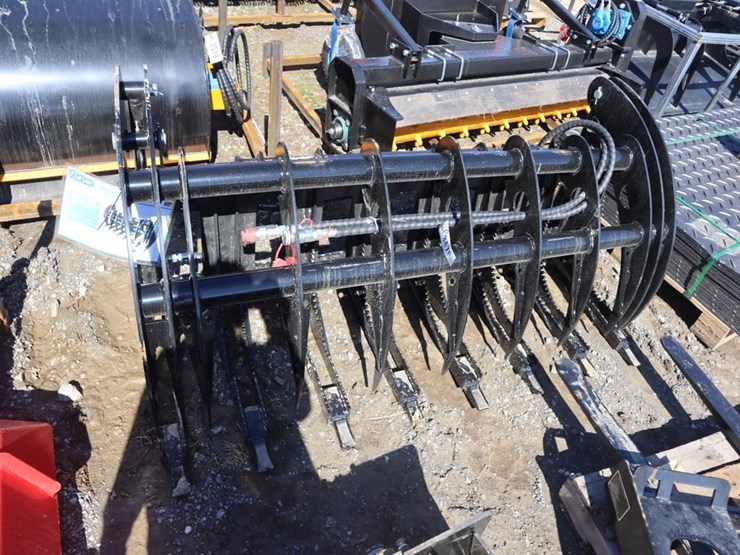 future-skid-steer-grapple-image-2